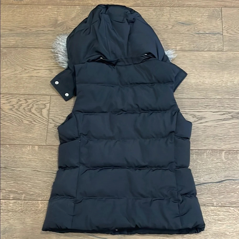 Talbots Black Puffer Vest Removable Faux Fur Hood Down Filled Pockets Small - Picture 4 of 10